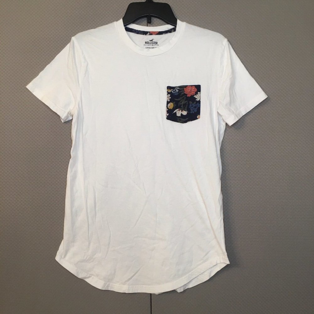 Hollister Men's Crewneck White T-shirt Curved Hem Print Pocket Small